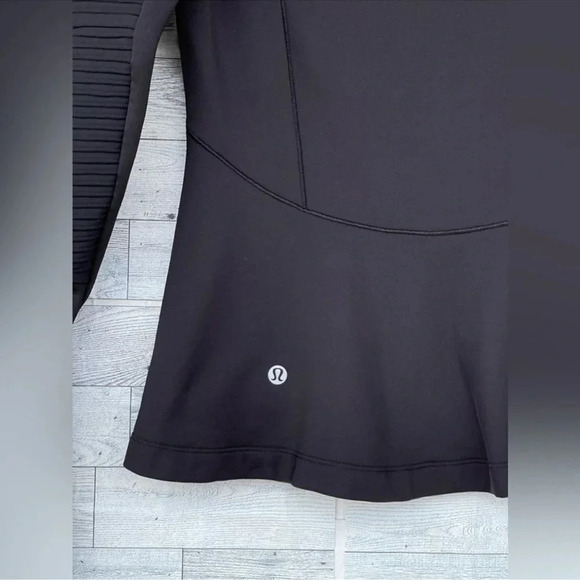 Lululemon Chill Going Strong Jacket size 4 - Picture 13 of 16